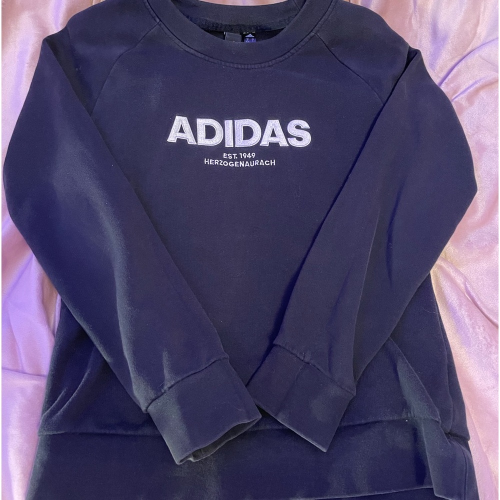 Black Adidas sweat shirt